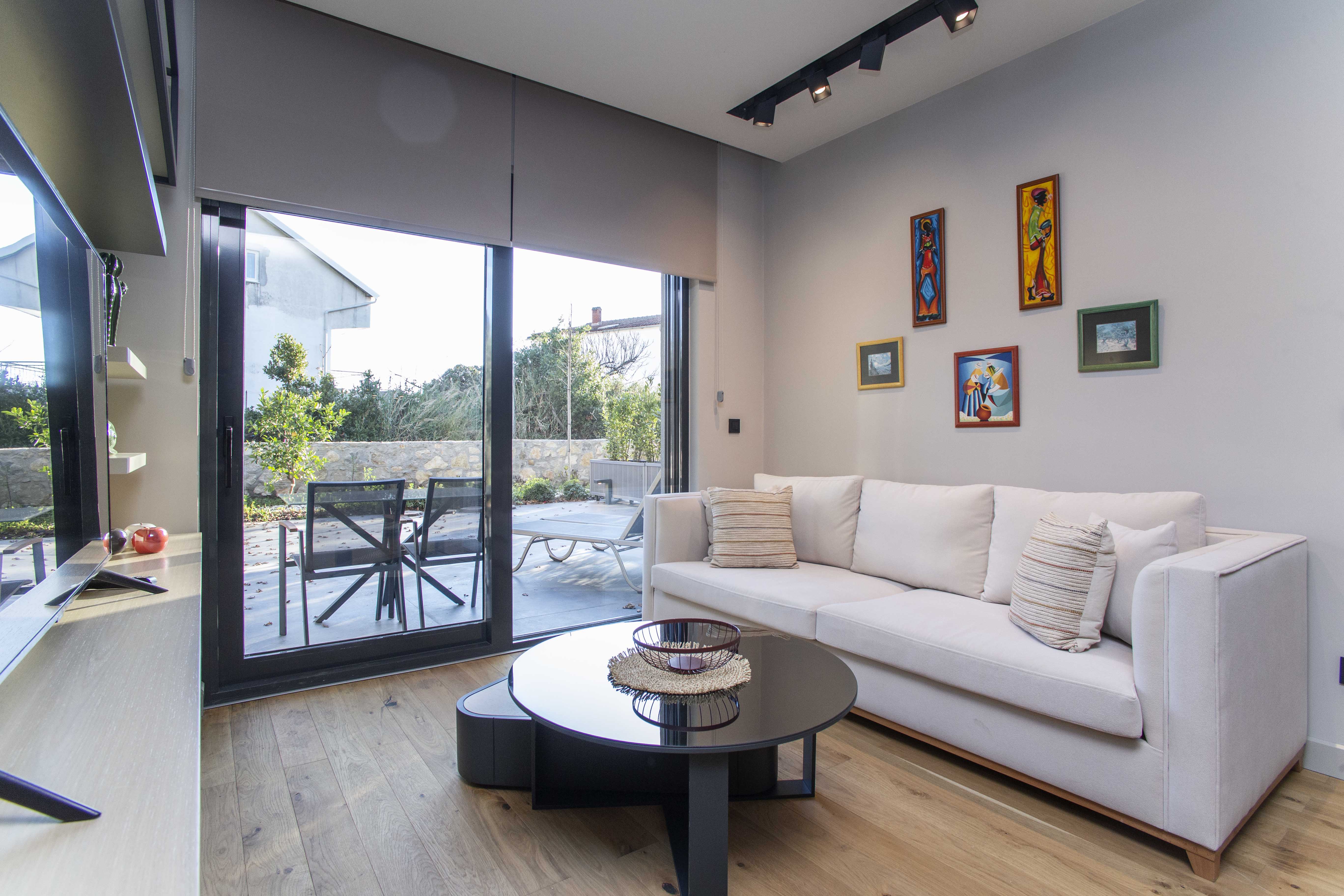 Apartment for sale (garden, Tivat)