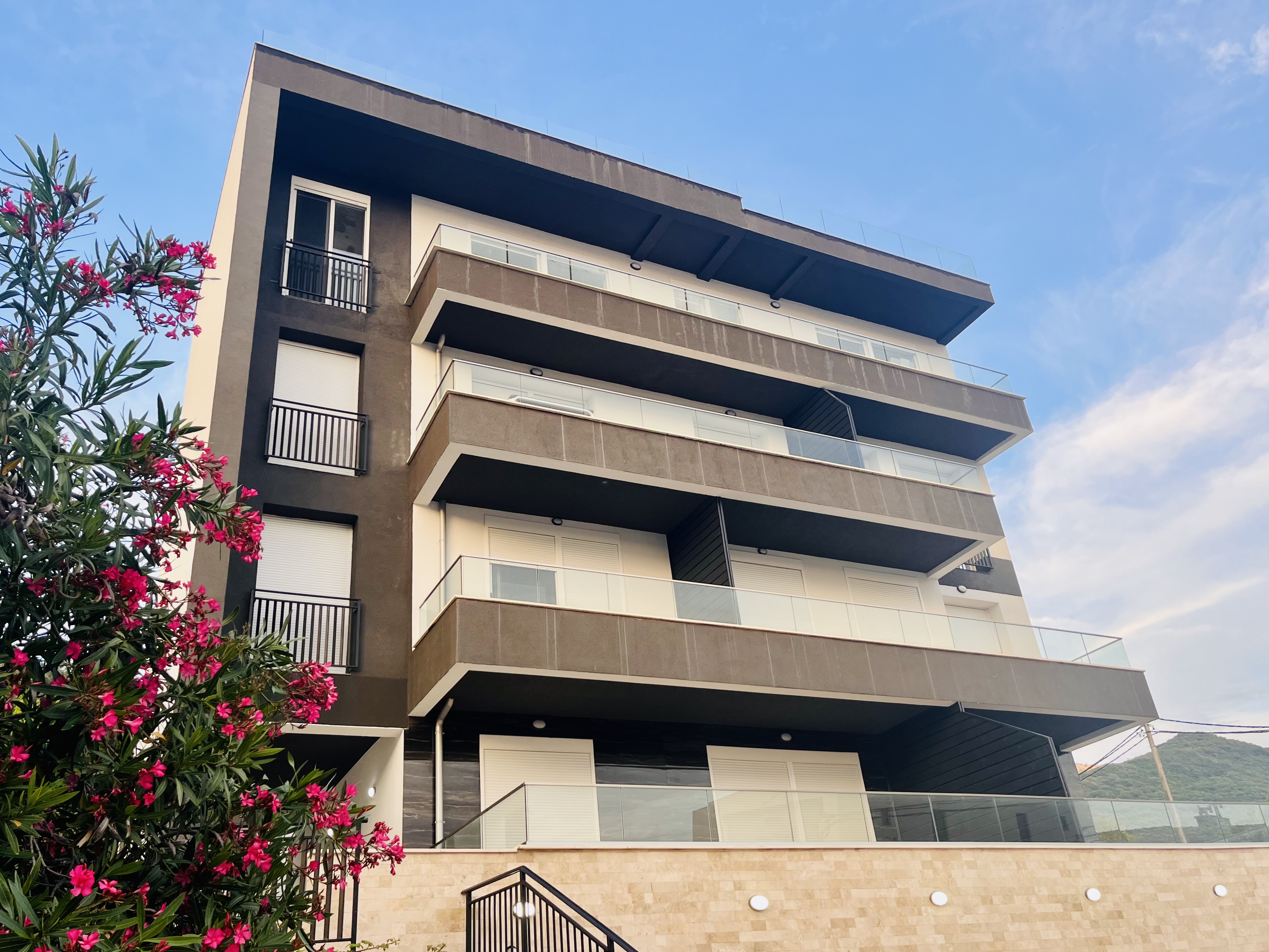 Seaview apartment for rent (2-bedroom Tivat)