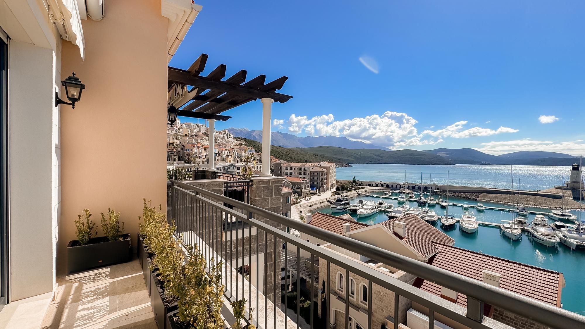 Apartment 4-bedrooms in Marina Village for sale (Luštica Bay)