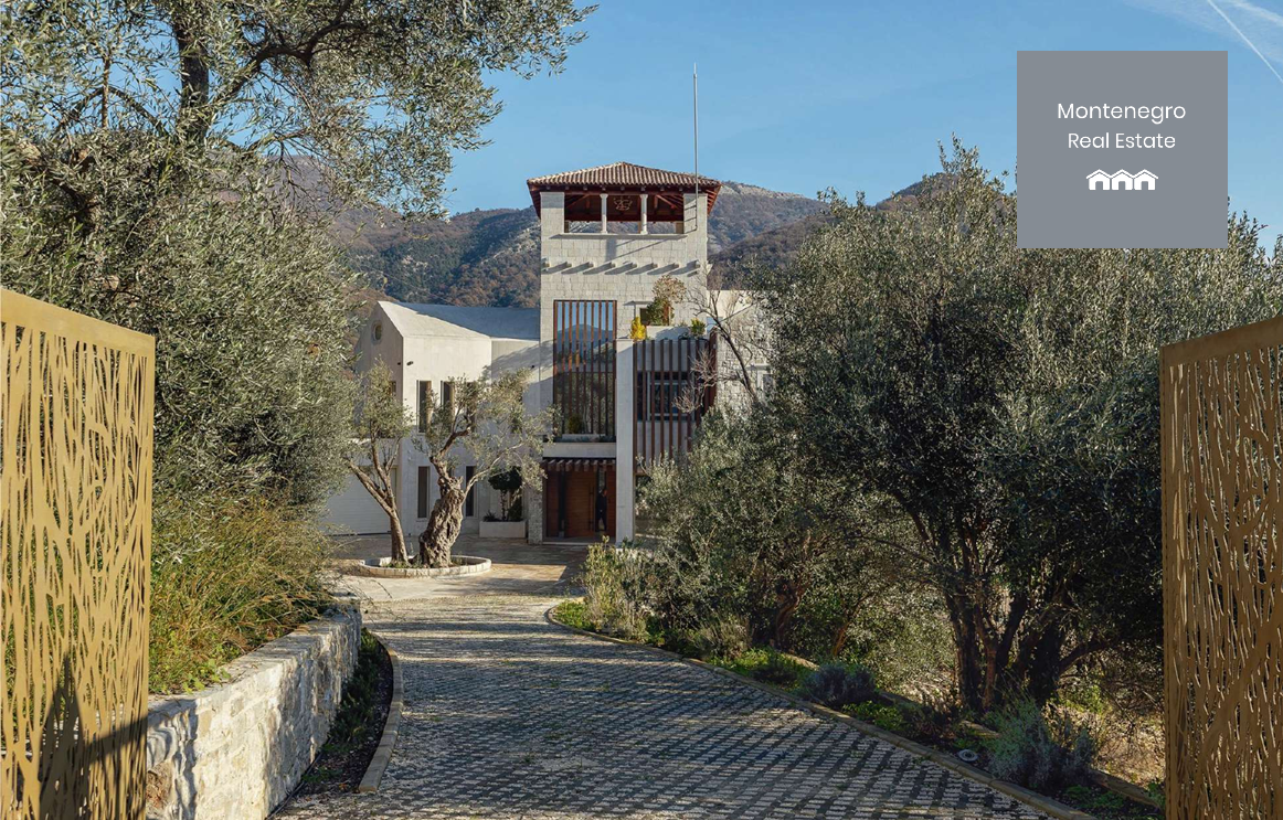 Villa on secluded estate for sale (Tivat)