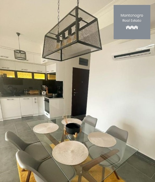 Penthouse with sea view for sale (Tivat)