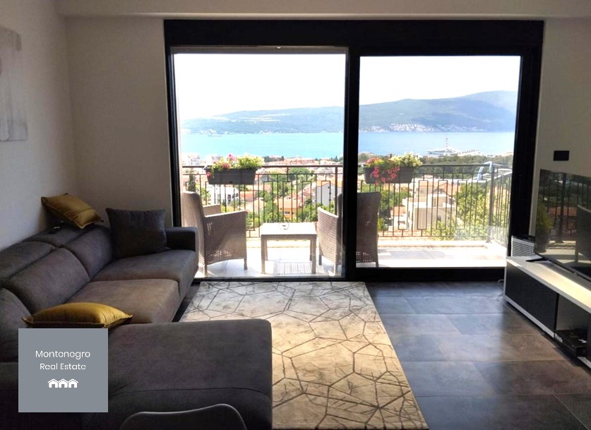 Penthouse with sea view for sale (Tivat)
