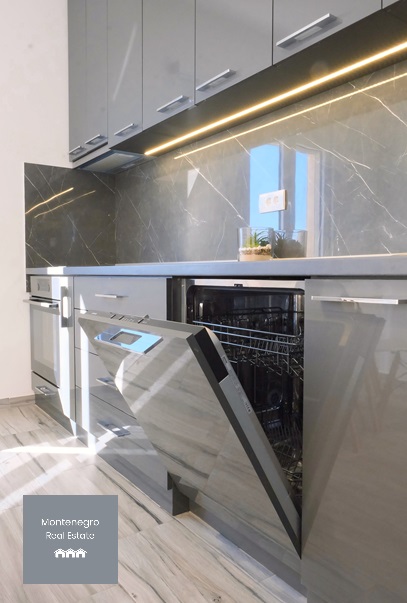Apartment with sea view for sale (Tivat)