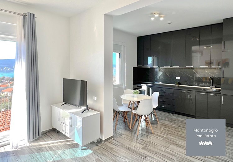 Apartment with sea view for sale (Tivat)