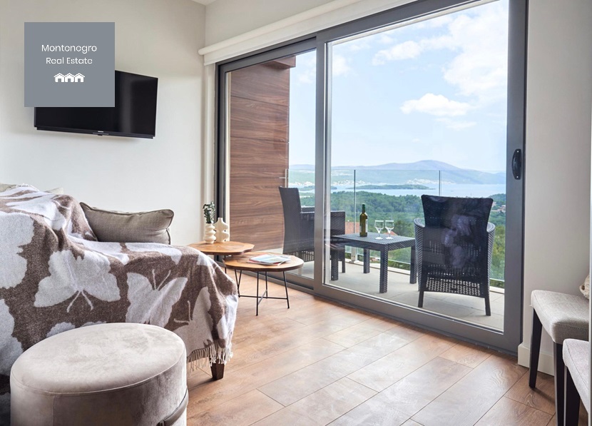 Apartment with sea view for sale (pool, Kavač)