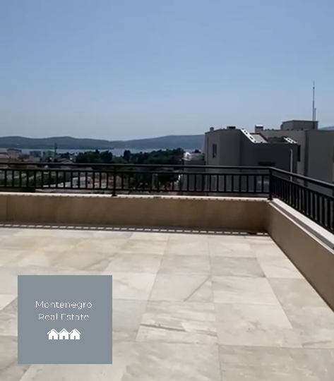 Sea view penthouse for sale or rent (Tivat)