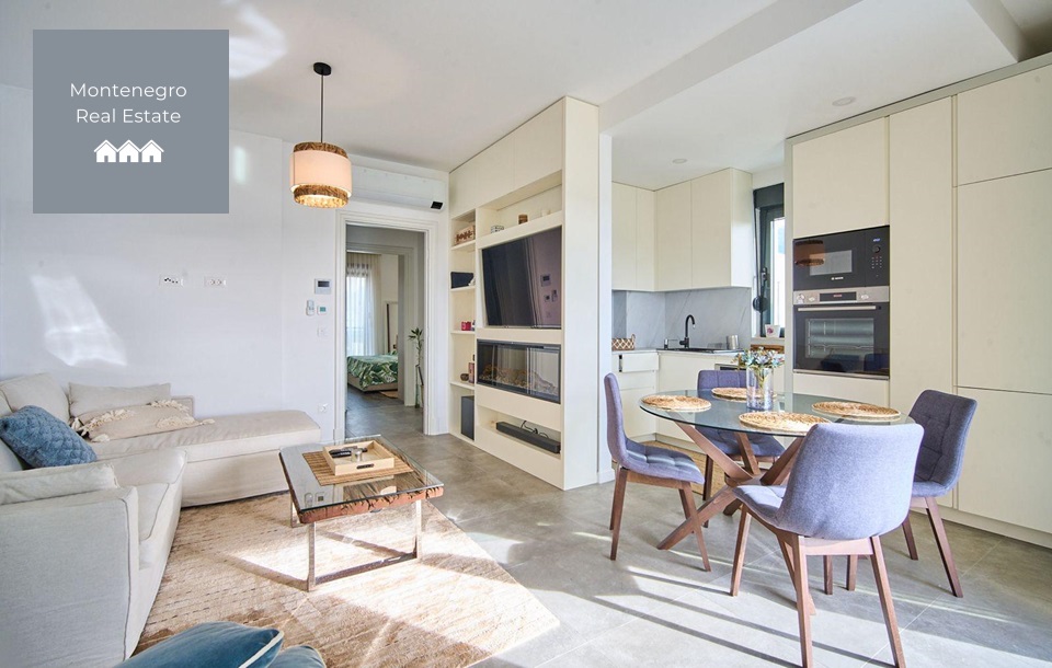 Sea view apartment for sale (Tivat)