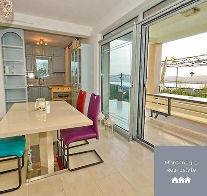 Villa with 4 units for sale (Tivat)