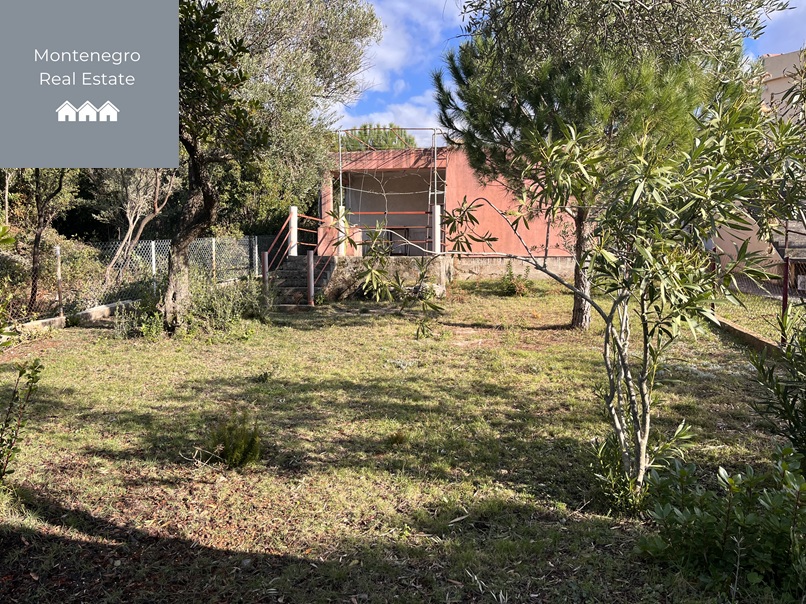Holiday home for sale (southern Luštica Peninsula)