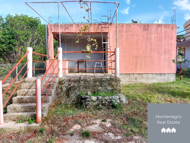 Holiday home for sale (southern Luštica Peninsula)