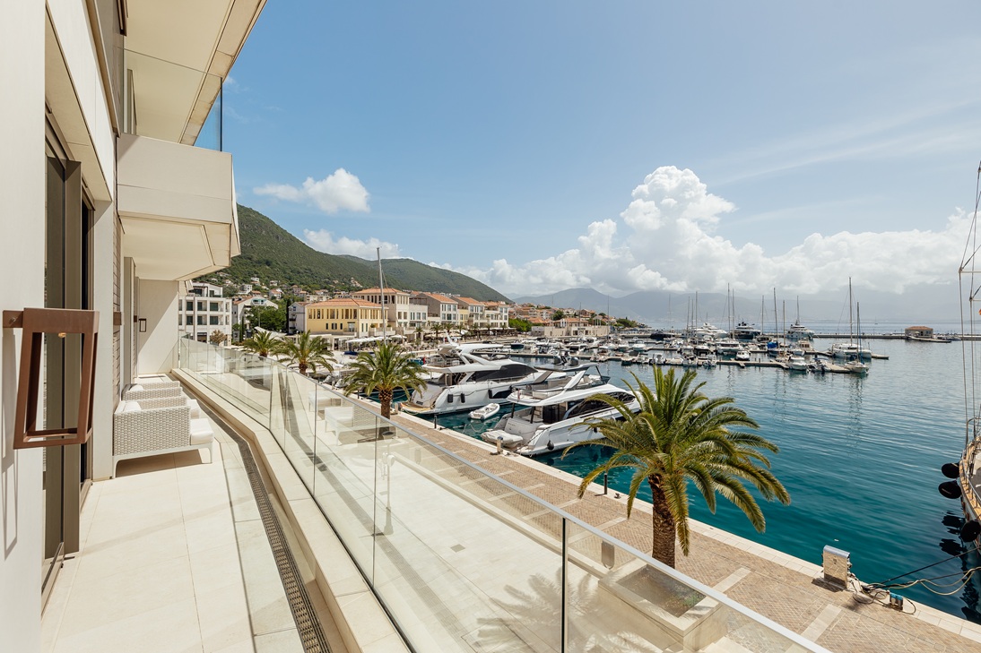 Duplex sea view apartment for sale (Portonovi)