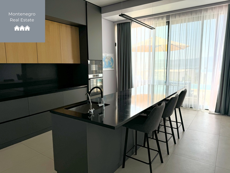 Sea view villa for sale (Kavac)