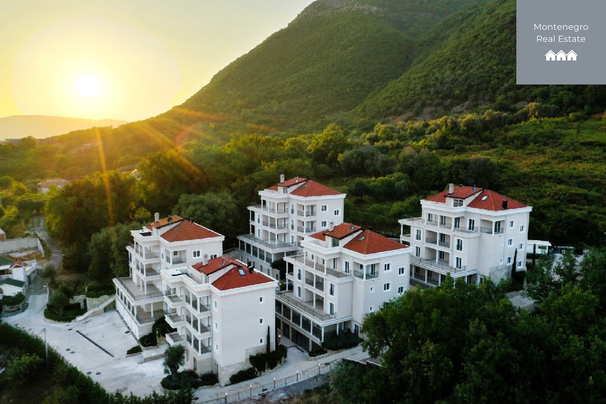 Sea view resort: apartments and villas for sale (Đenovići)