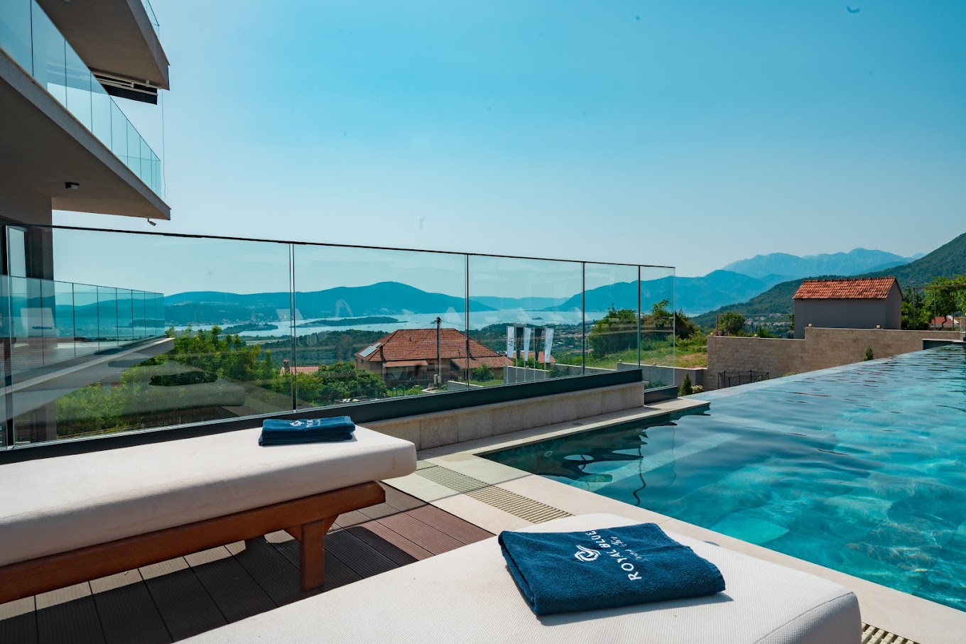 Apartment in luxury resort for sale (Kavač)