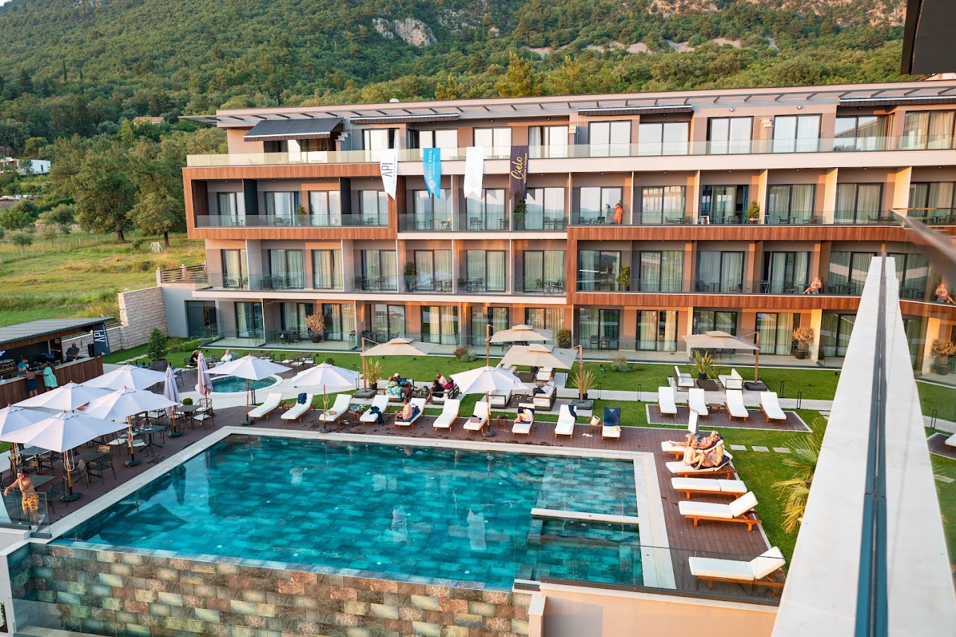 Apartment in luxury resort for sale (Kavač)