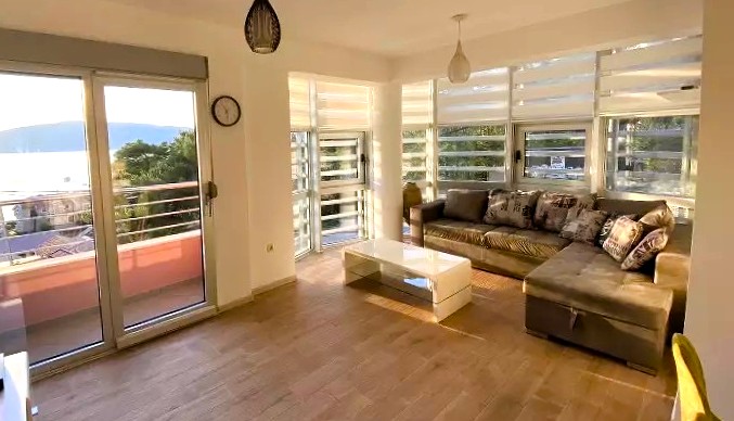 Sea view apartment in Herceg Novi