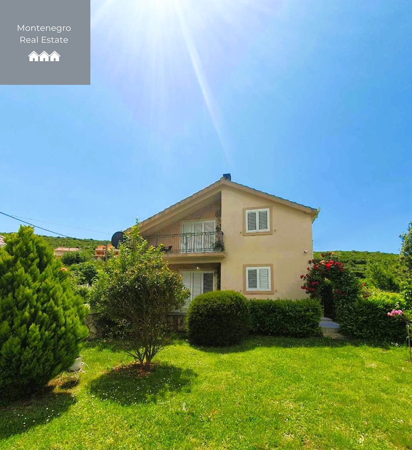 House with large garden in Pobrdje (Kotor)
