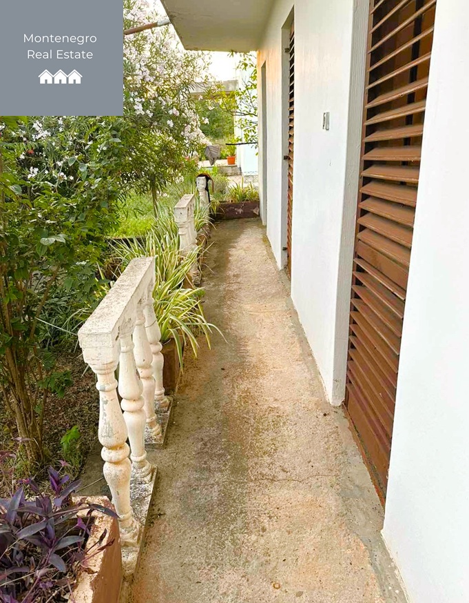 House with garden in Đuraševići (Tivat)