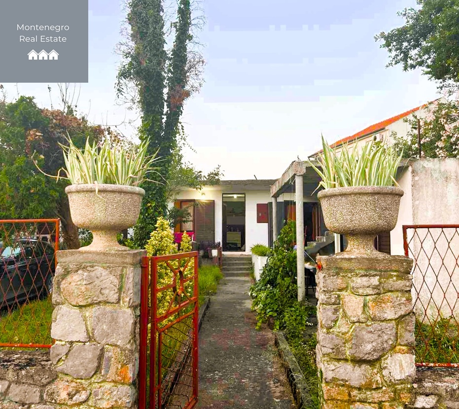 House with garden in Đuraševići (Tivat)
