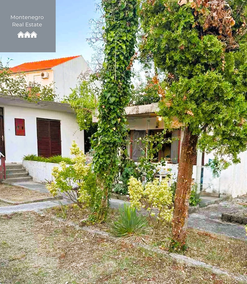 House with garden in Đuraševići (Tivat)
