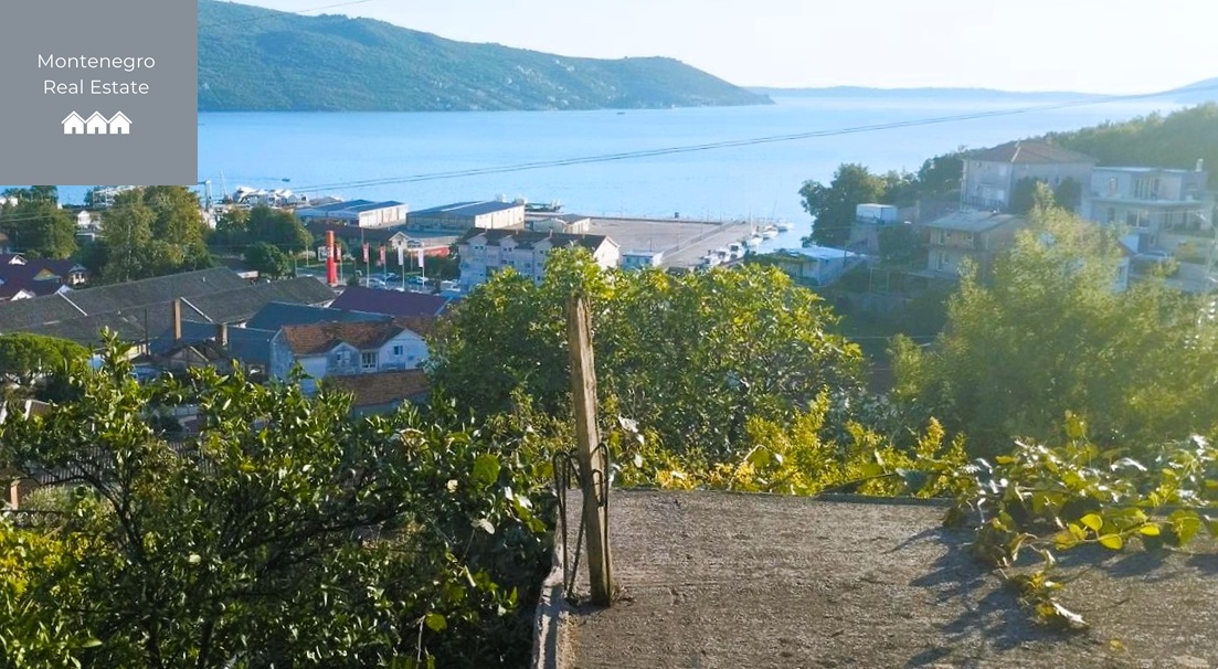 House with panoramic sea views in Herceg Novi