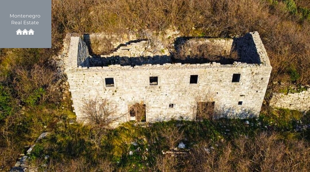 Historic ruin in Bijela with sea views (Herceg Novi)