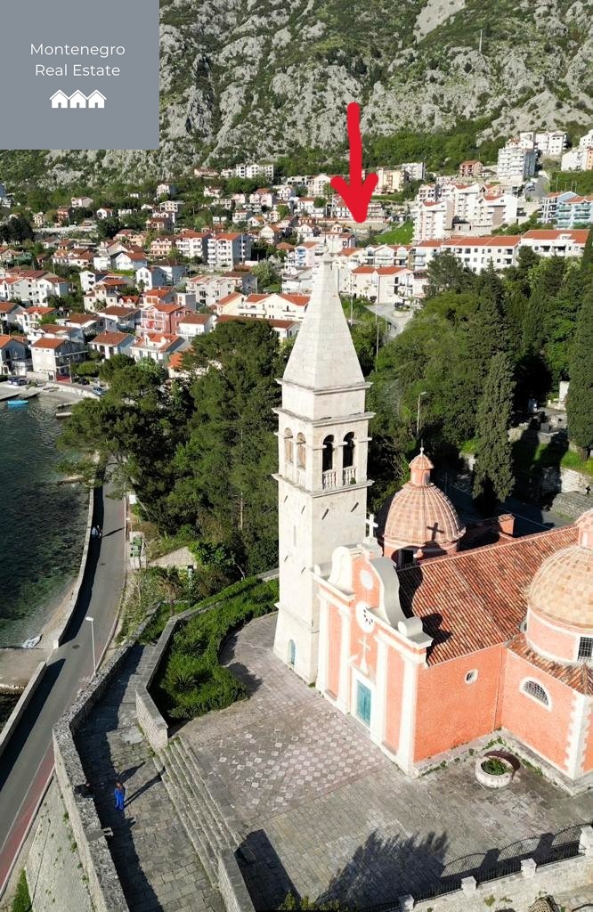 Apartments in Dobrota (Kotor)
