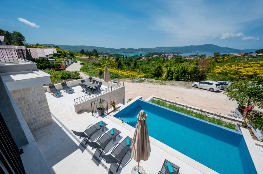 Villa with panoramic sea view and pool in Mrčevac (Tivat)