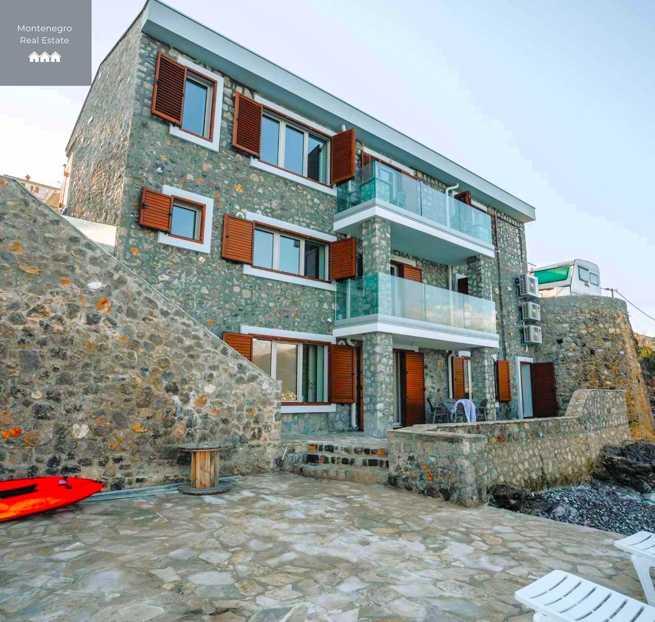 New seafront stone house with 3 apartments in Krašići (Tivat)