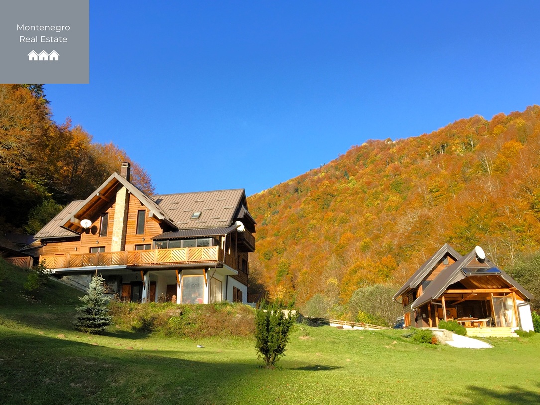 Unique mountain estate with villa, chalet, and natural pool in Opasanica