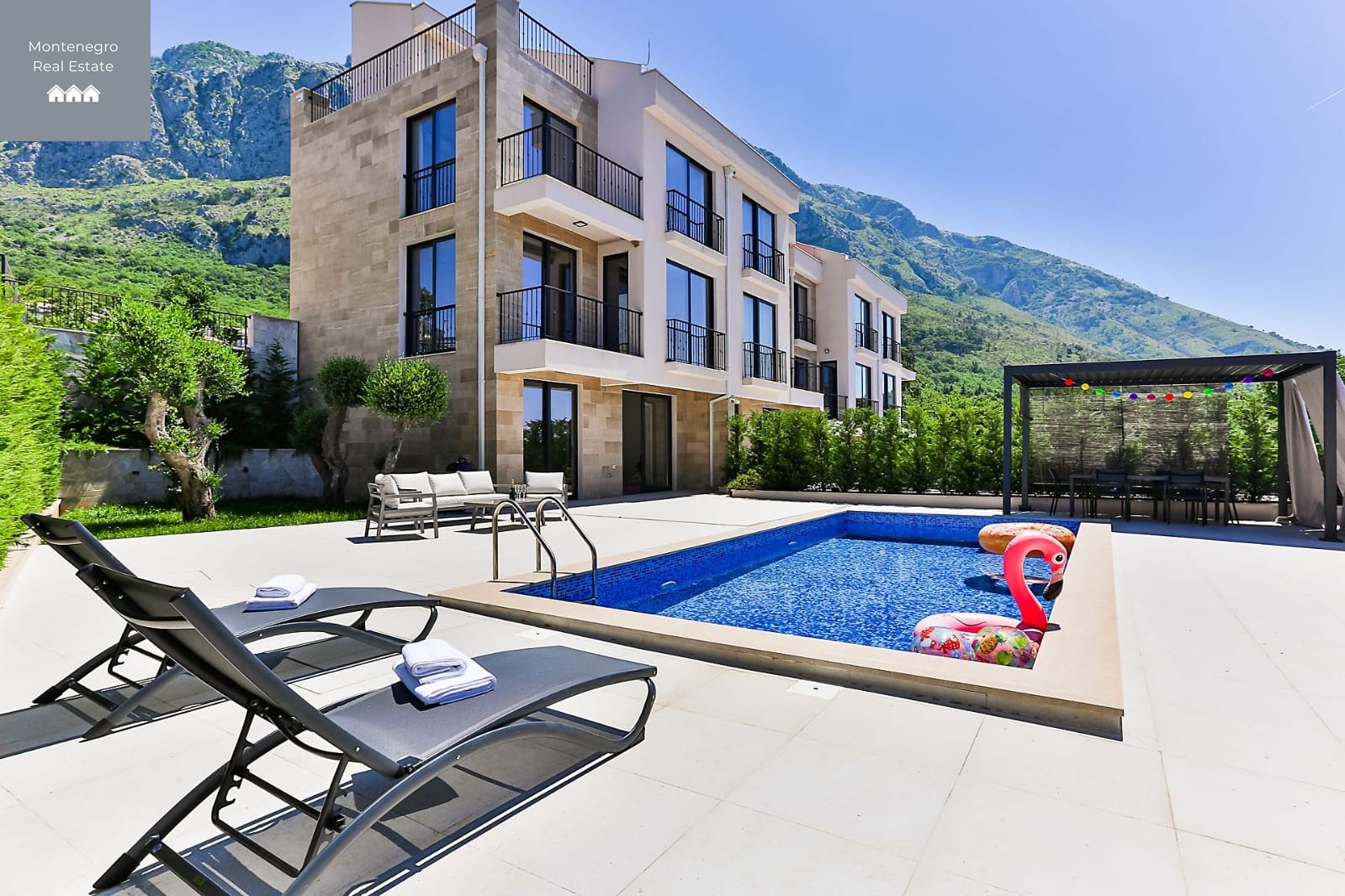 Seaside townhouses with pools on the Budva Riviera