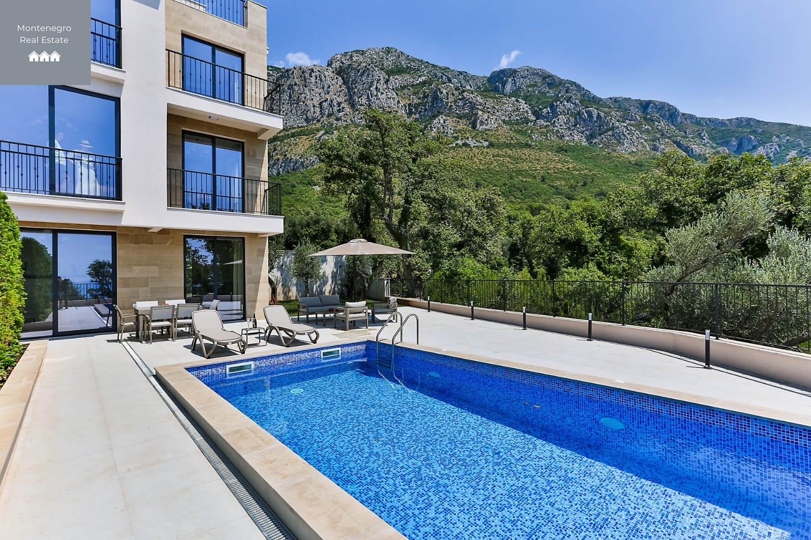 Seaside townhouses with pools on the Budva Riviera