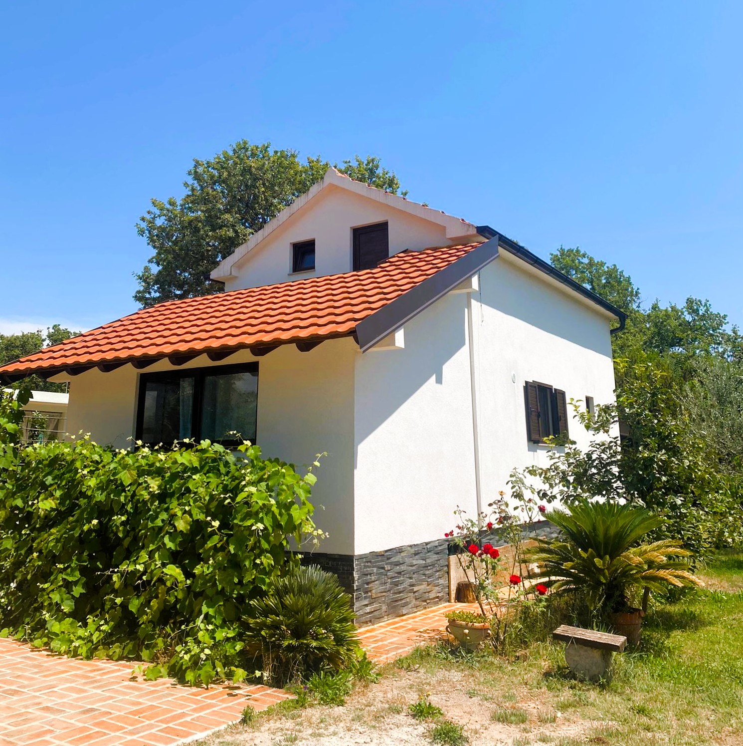 Charming house with garden in Krimovica (Kotor)