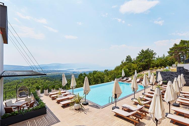 Apartment with stunning sea views in Kavac