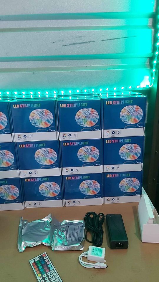 32 ft RGB LED Light 300led with 44 keys Remote control