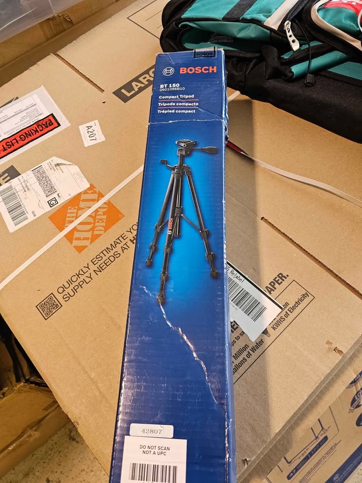  Bosch Compact Tripod with Extendable Height for Use with Line Lasers, Point Lasers, and Laser Distan
