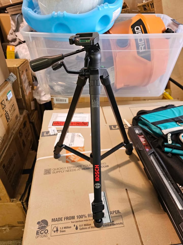  Bosch Compact Tripod with Extendable Height for Use with Line Lasers, Point Lasers, and Laser Distan