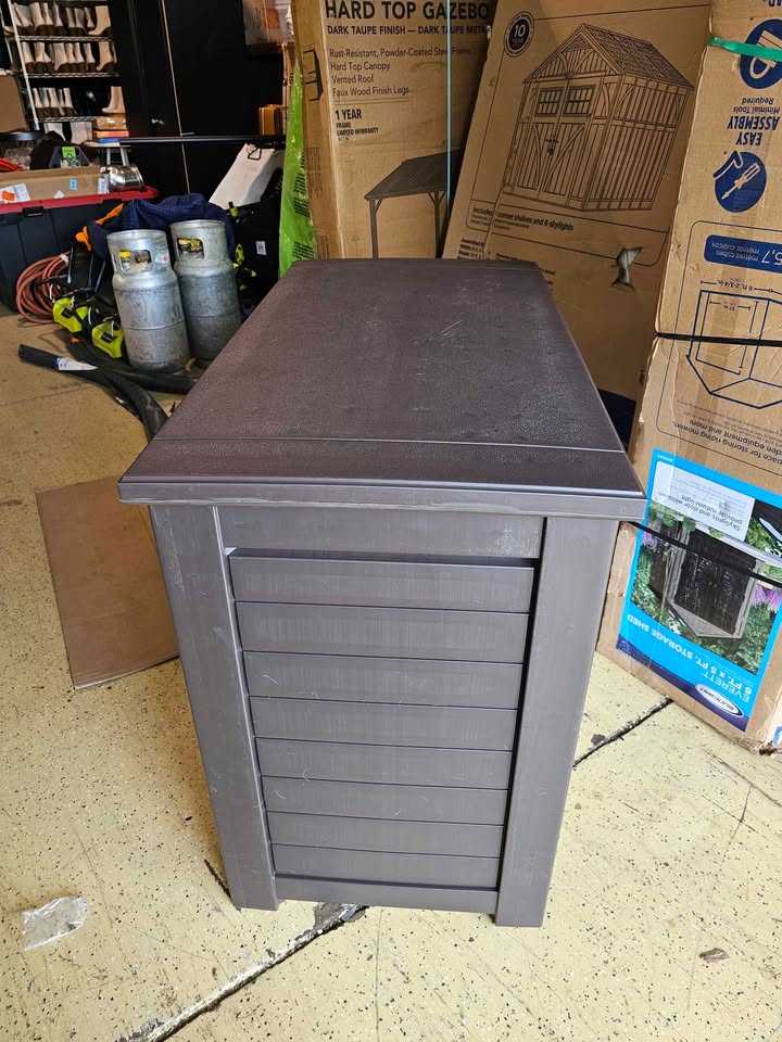  Rubbermaid Patio Chic 123 Gal. Resin Basket Weave Patio Cabinet in Brown