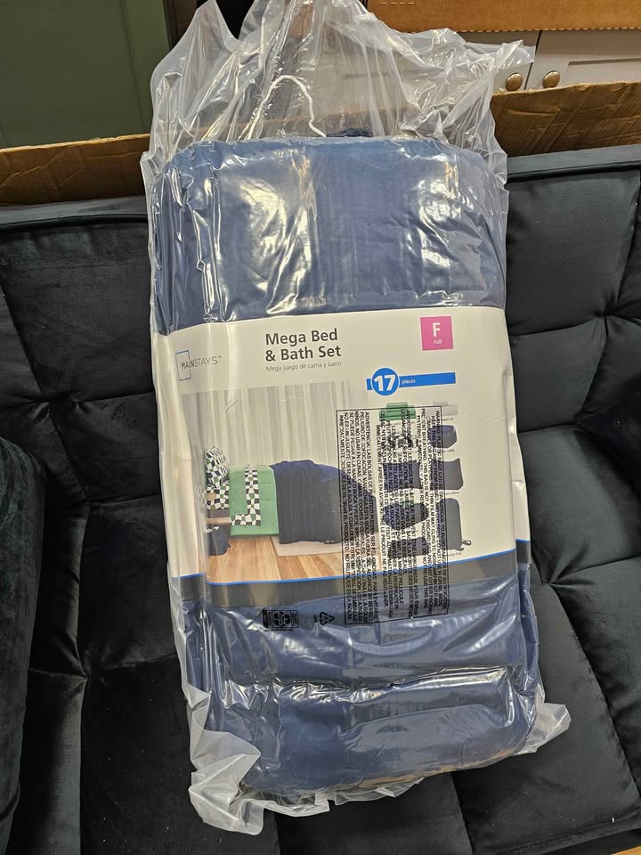 17pc College Dorm Essentials Bundle, Full, Reversible Bed in a Bag Comforter Set, Navy