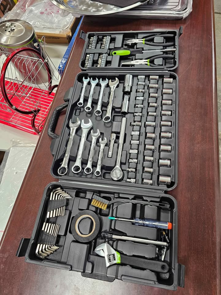 102pc Mechanics Tool Kit