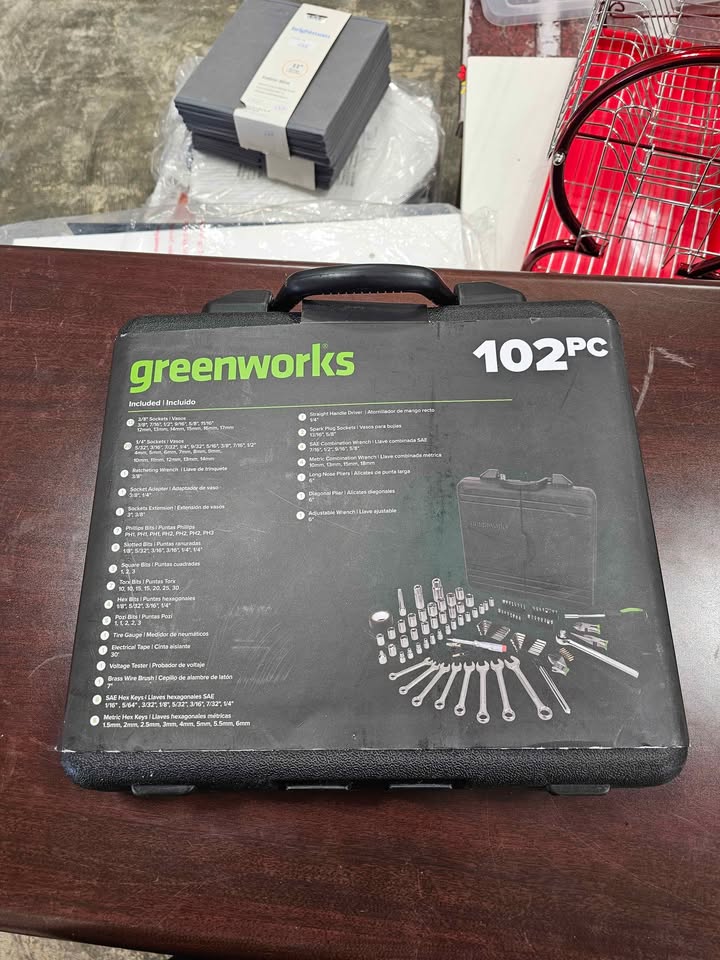 102pc Mechanics Tool Kit