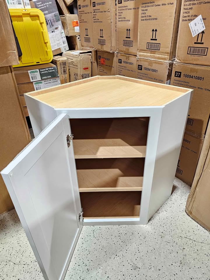  Hampton Bay Courtland Assembled Shaker Diagonal Corner Wall Kitchen Cabinet in Polar White