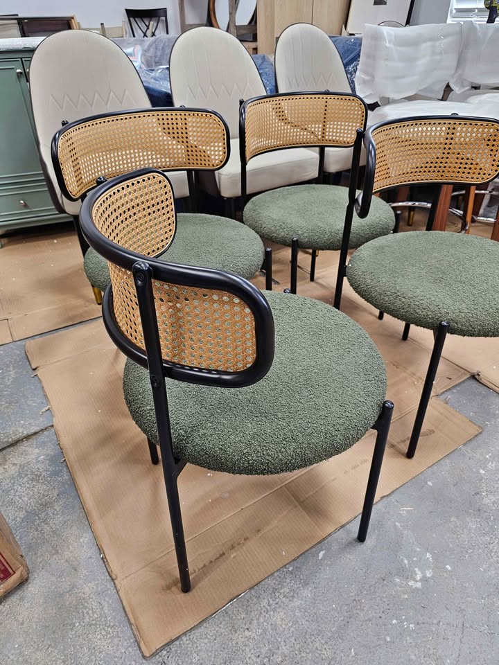 (Set of 4) Boucle Fabric Upholstered Side Chair
