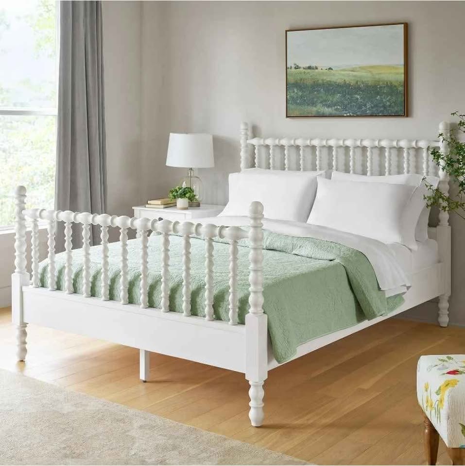 Pioneer Woman Harper Queen-Size Spindle Bed, White
