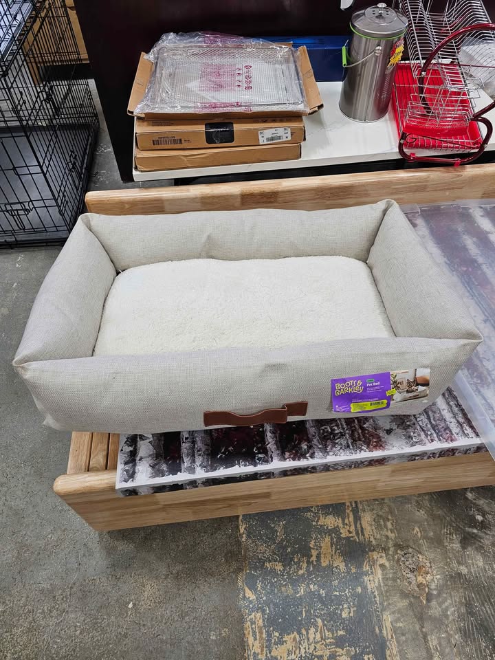 Neutral 4-Sided Bolster Dog Bed - Boots & Barkley - Cream -Large