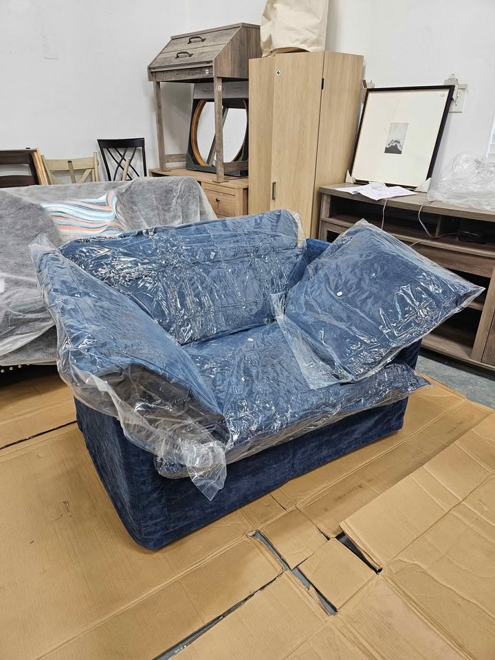  Deep Seat Accent Chair