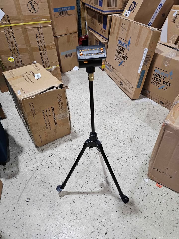 Melnor Oscillating Sprinkler on Tripod