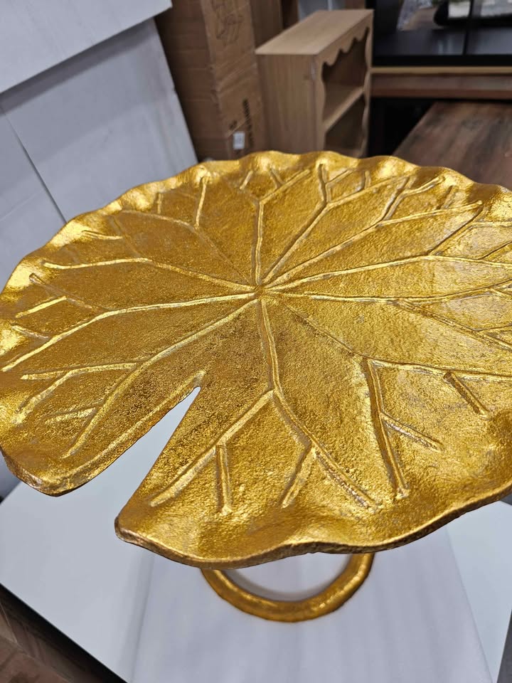 SAFAVIEH Justina Contemporary Metal Side Table, Gold