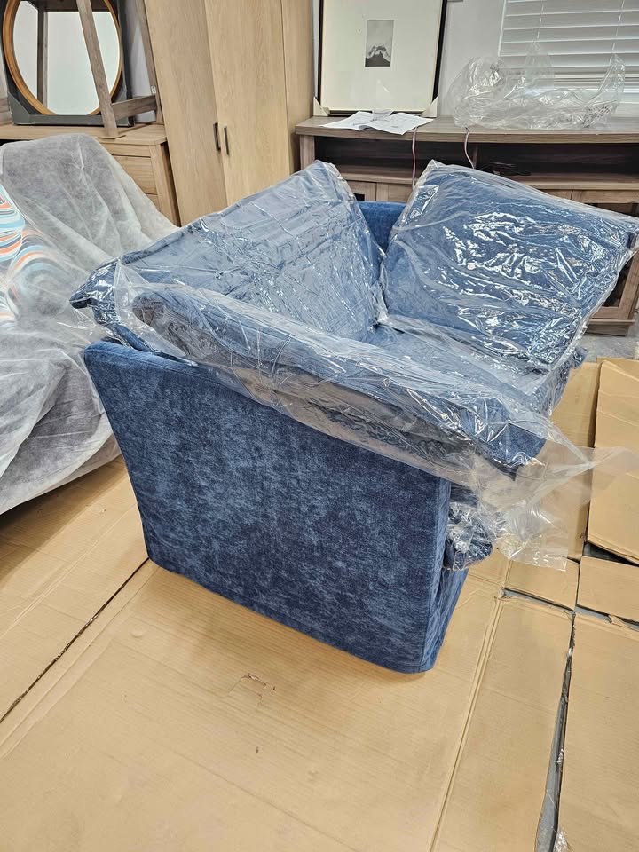  Deep Seat Accent Chair