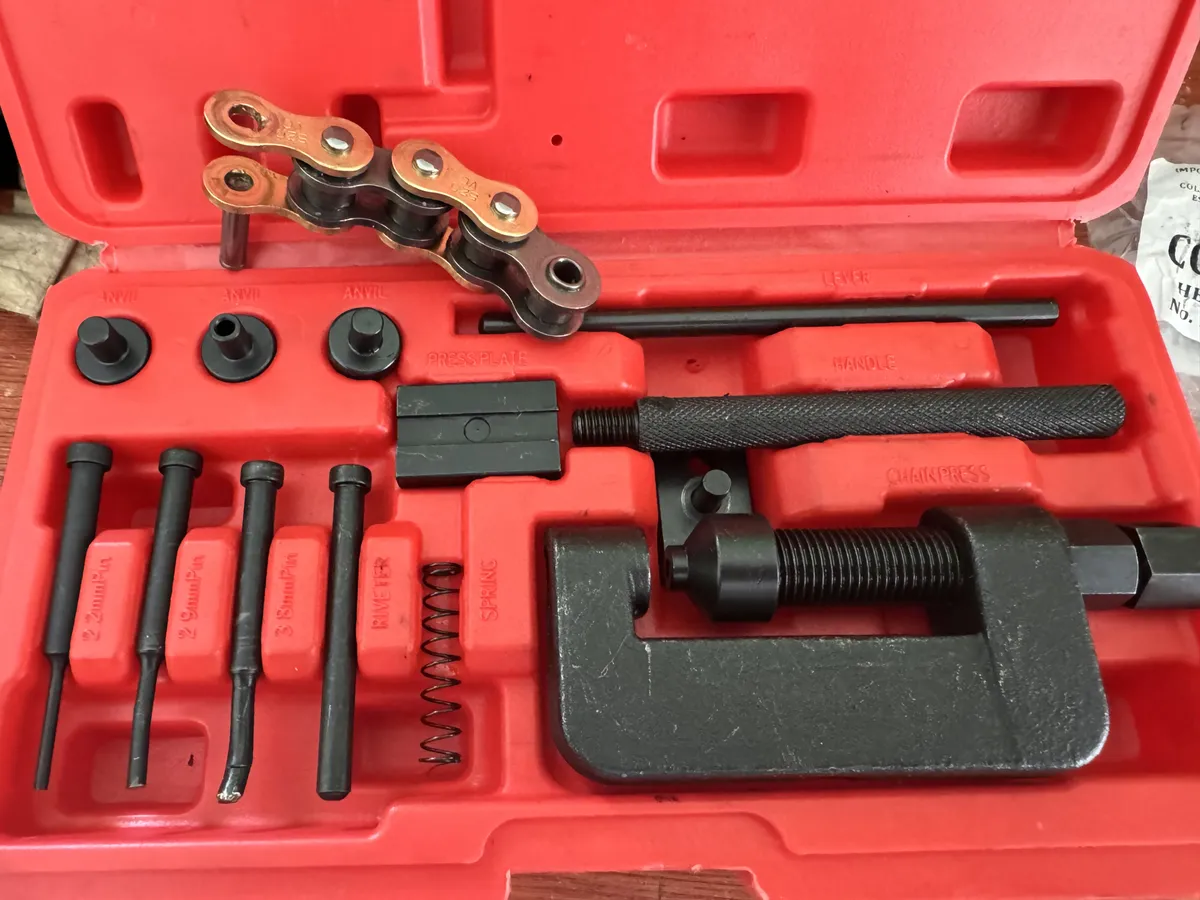 Cortador de Cadenas de Motocicletas y Bicicletas